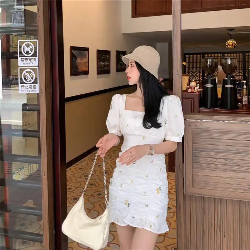2021 new French retro floral foam sleeve dress fairy spring summer slim waist skirt square neck skirt