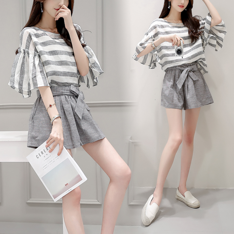 Small fresh temperament celebrity fashion suit women's 2021 summer loose foreign style striped wide leg shorts two piece set fashion