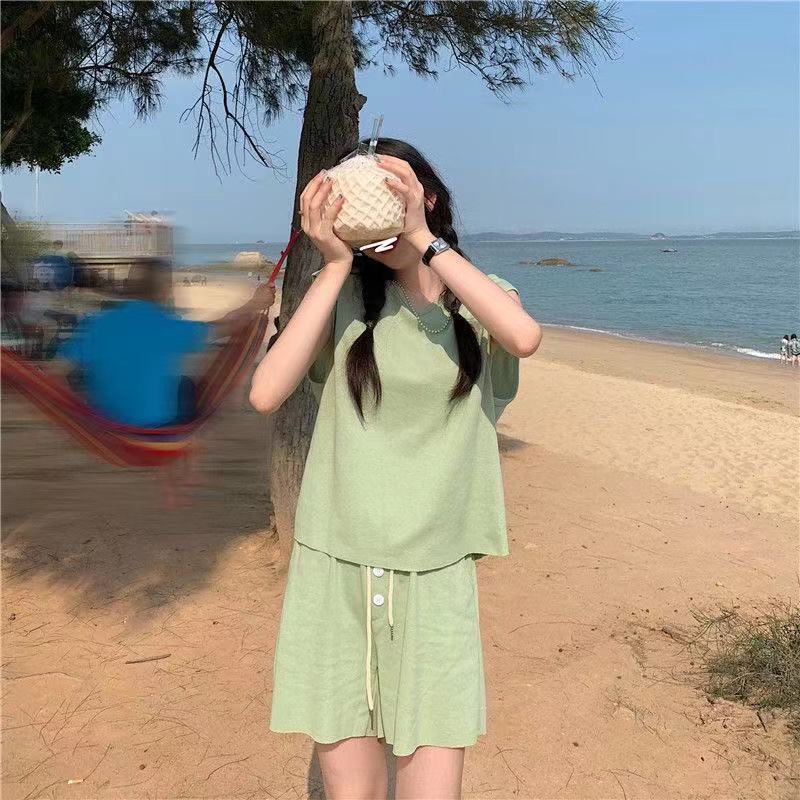 2021 new loose solid color student Top Casual shorts 2-piece fashion suit for women