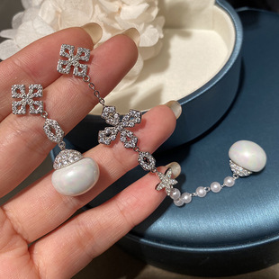 欧美饰品微镶锆石宫廷风镂空十字花形花朵冷淡风不对称耳环银针女