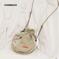 抽繩束口帶斜挎包COMBACK