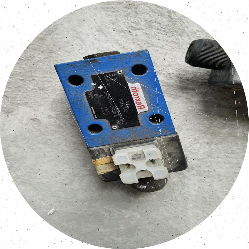 议价Rexr0th力士乐电磁阀型号4WE 10  D33Cw2