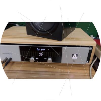 议价Apogee Symphony IO 8x8声卡。实物图片