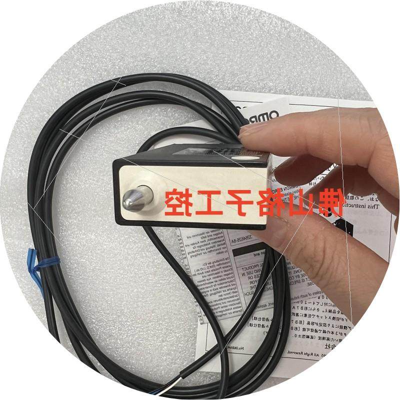 议价位移传感器D5VA-3F1接触式模拟量 现货D5VM-3B1 D5VA-3