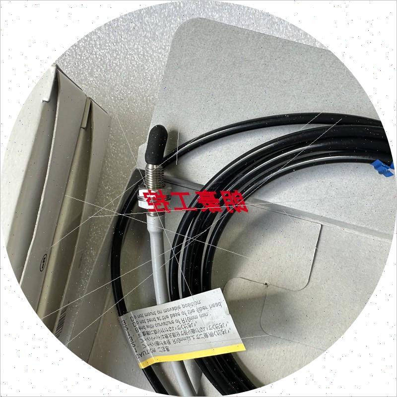 议价E32-D61-S 光纤传感器E32-D81R-S E32-D73-S E32-T81R-S实拍