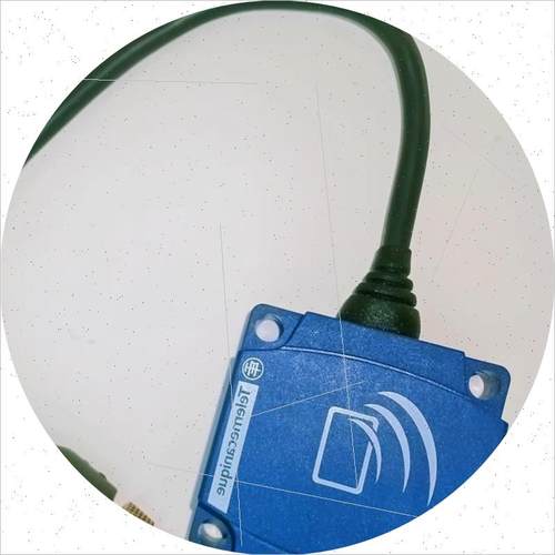 议价XGCS4901201   RFID读写器。包装完好