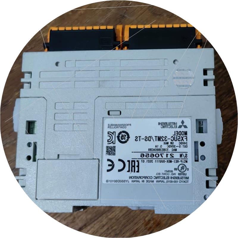 议价FX5UC-32MT/DS-TS几乎全新包装盒没有了电源线都在21年产品