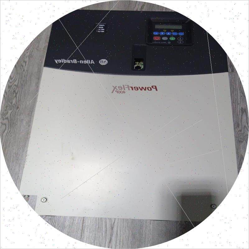 议价22P-D105A103变频器外观漂亮功能正常实物图