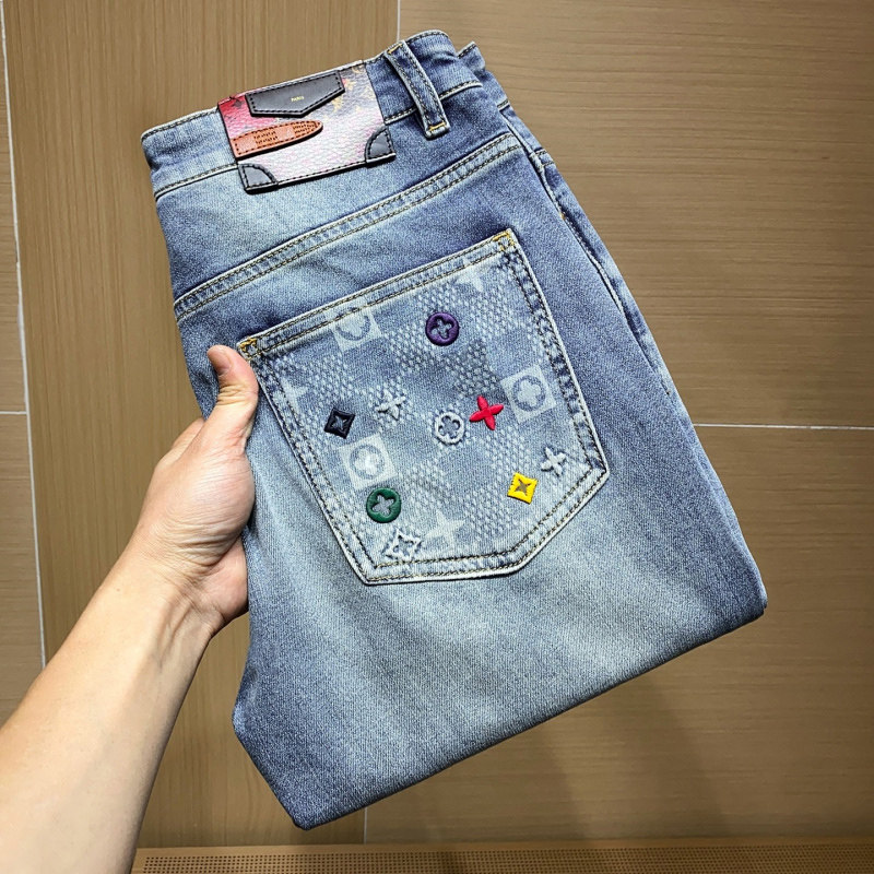 2026春季新款时尚潮流刺绣牛仔裤男士修身小脚裤休闲长裤青年薄款