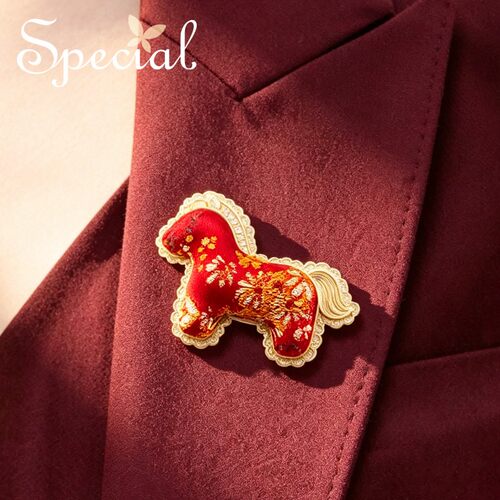 SPECIAL国风马年生肖胸针新款