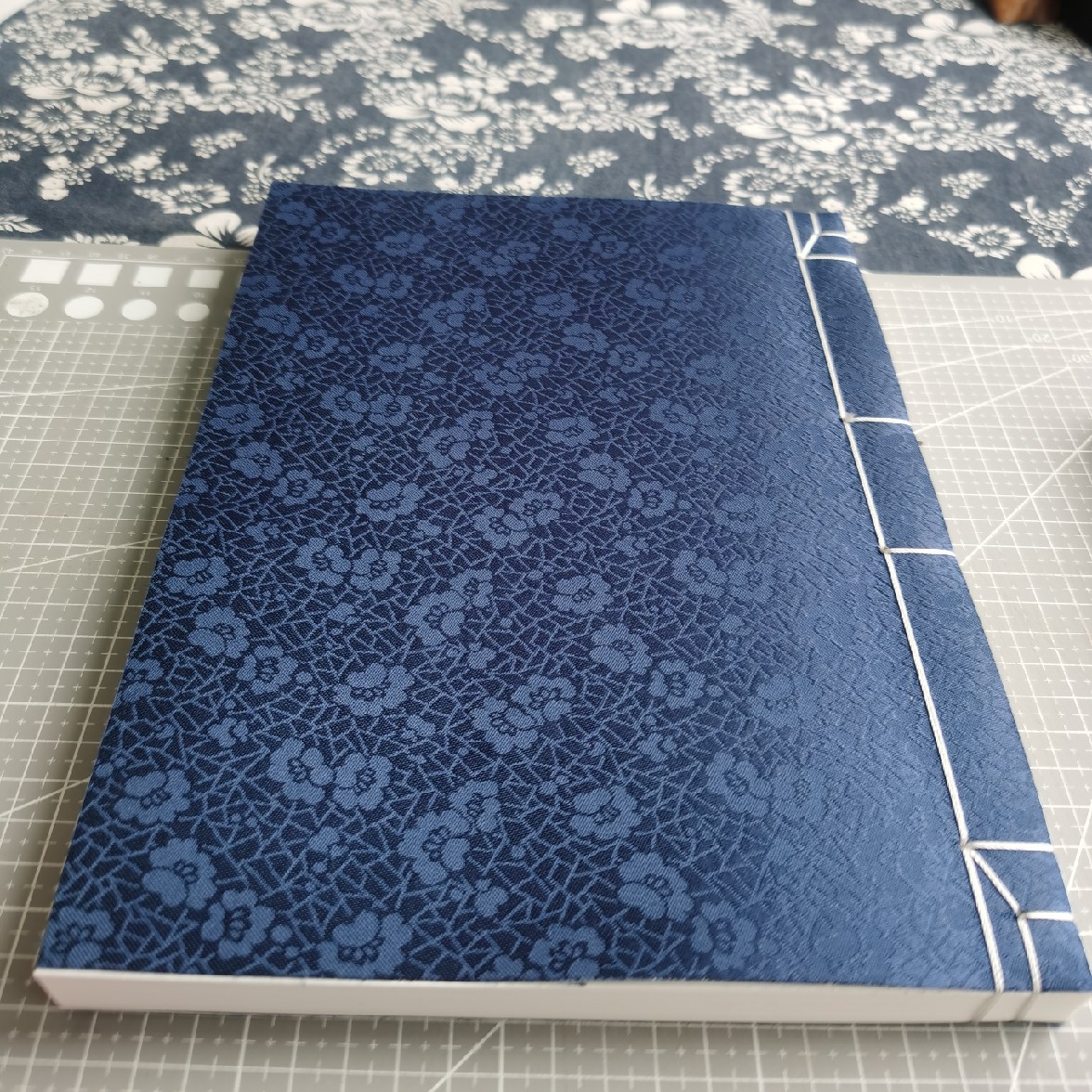 线装宣纸本空白本笔记本盖章本传统直排方格可定制不同版式颜色