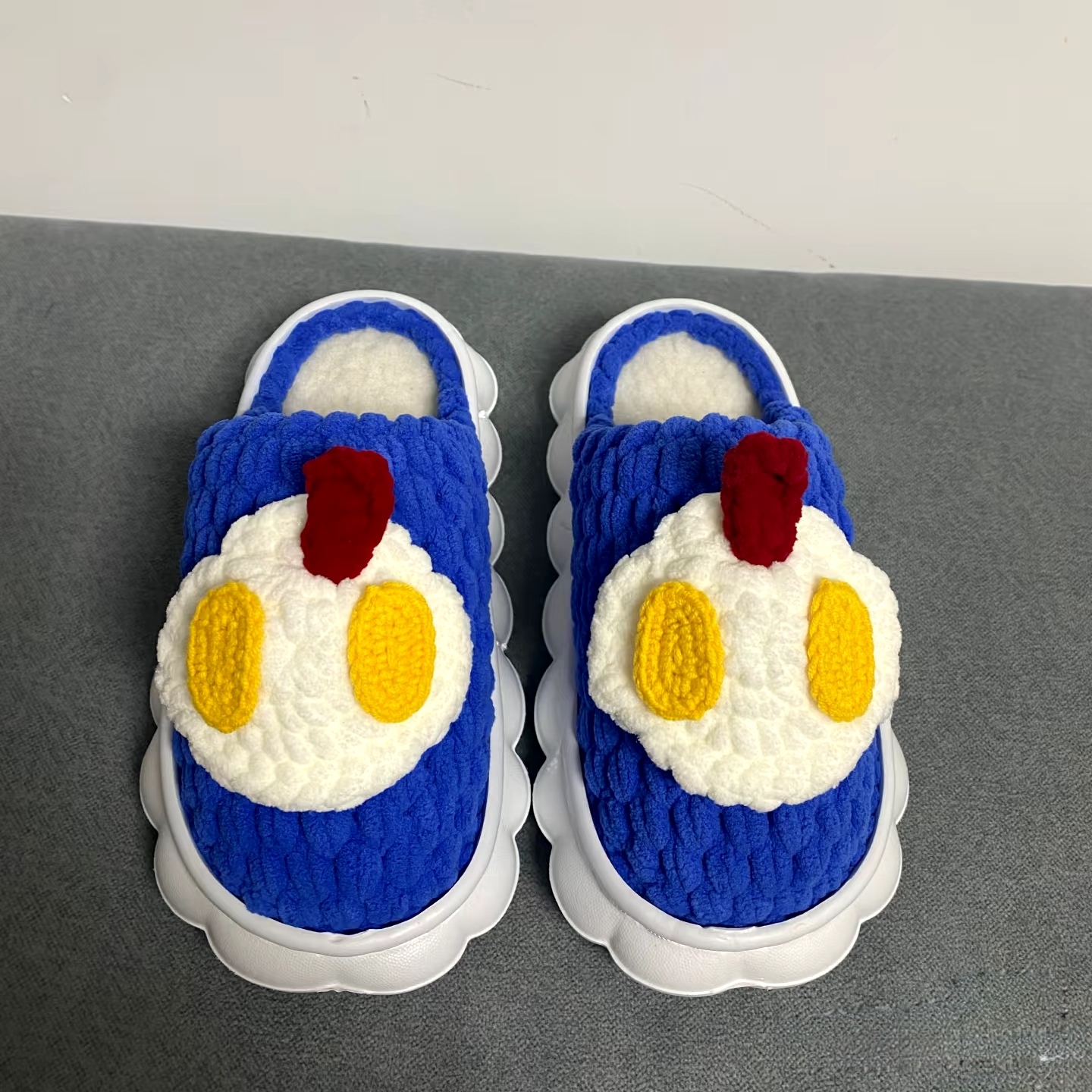 成品云朵鞋底手工编织羊羊奥特曼冬季棉拖鞋粗冰条线勾儿童保暖鞋