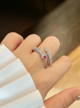 灵蛇戒指珍珠锆石戒韩版戒指女气质钻戒一克拉活口可调节小众高级