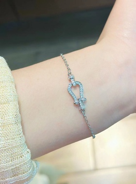 欧美轻奢气质小众设计感时尚马蹄扣手链女高级感超闪百搭手环