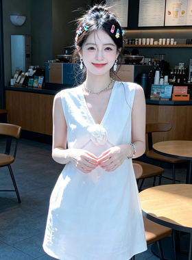 兮兮花颜松弛假日白色亚麻玫瑰花V领裙女连衣裙无袖绝美小裙子