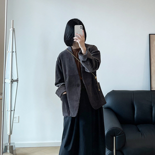 复古摩登肌理感 立体轮廓感 粗条灯芯绒大V领一粒扣休闲西装外套