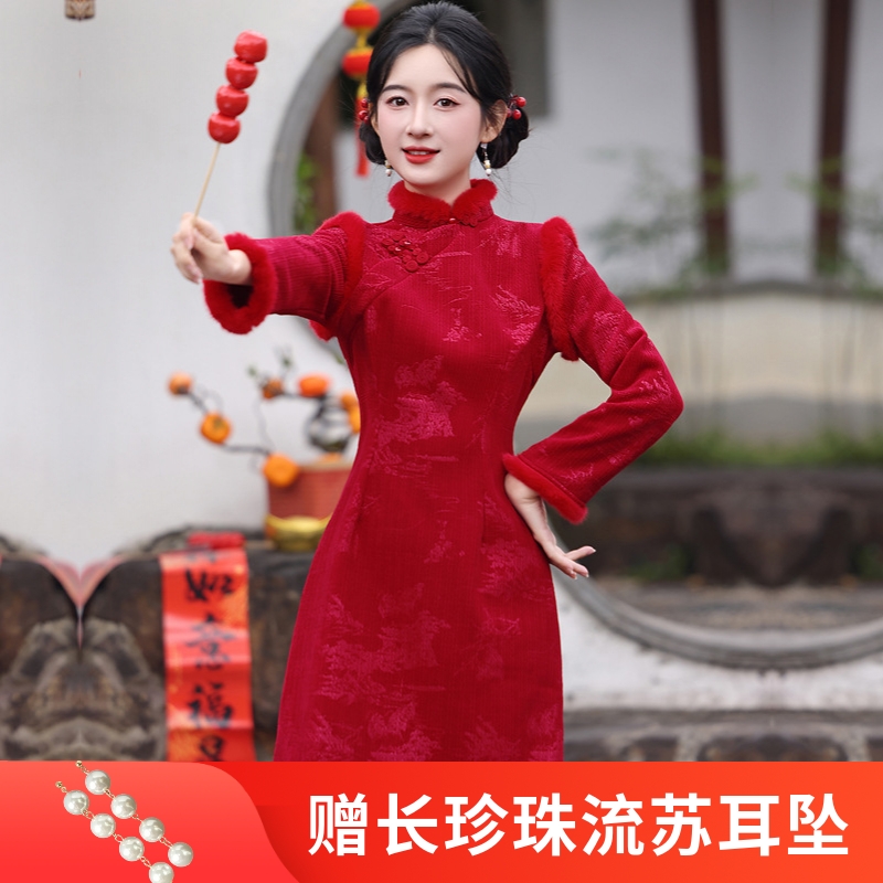 新式旗袍2025秋冬款中国风优雅气质短款雪尼尔加绒修身显瘦连衣裙