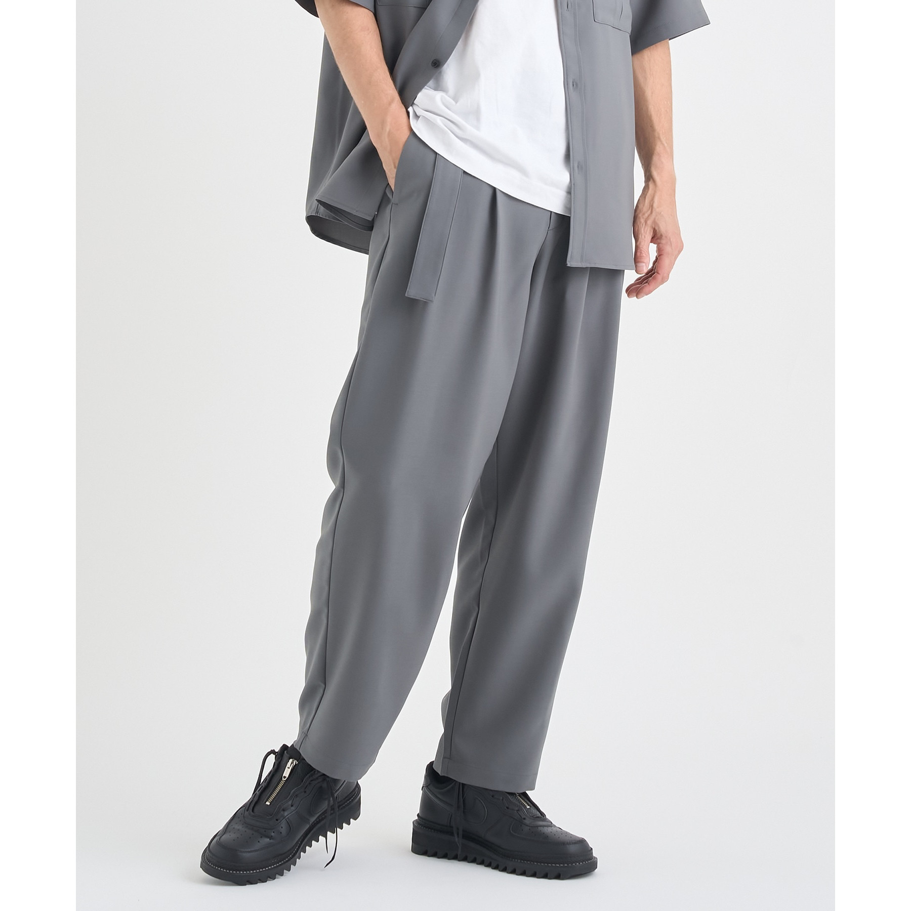 国内现货ATTACHMENT25春夏带系带锥形休闲裤拍下不退