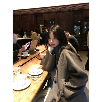 VASE美蟹定染灰绿色毛呢外套