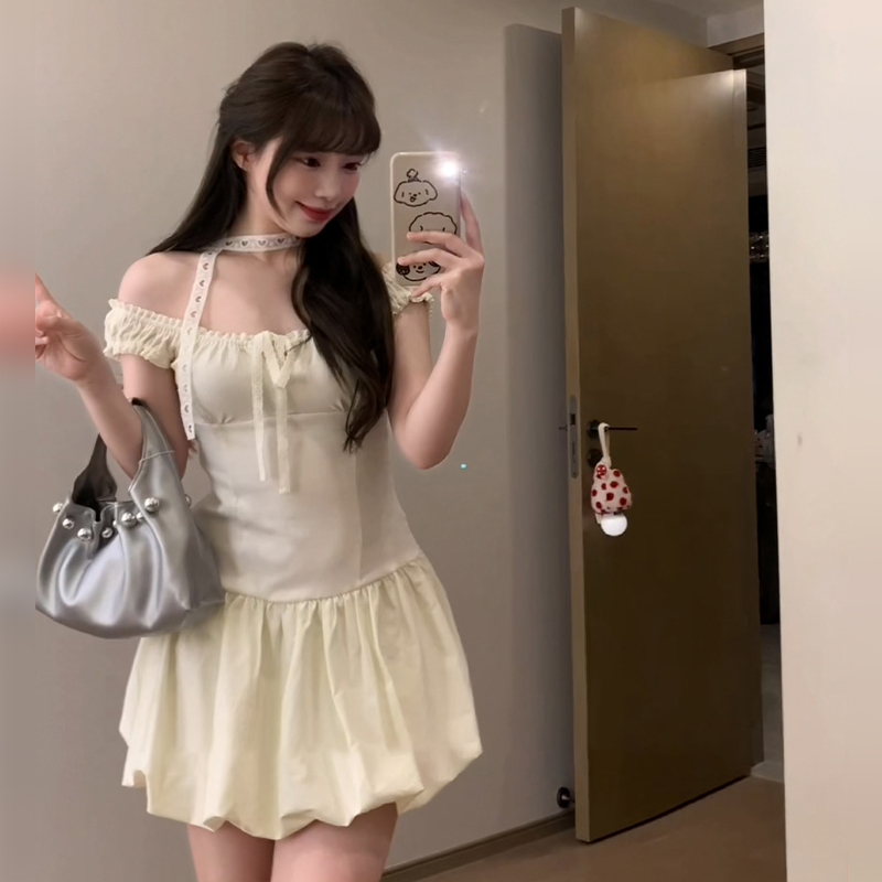 法式吊带连衣裙子女装2025初夏季新款气质穿搭小个子收腰花苞短裙