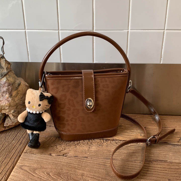 复古小众豹纹包女2025新款