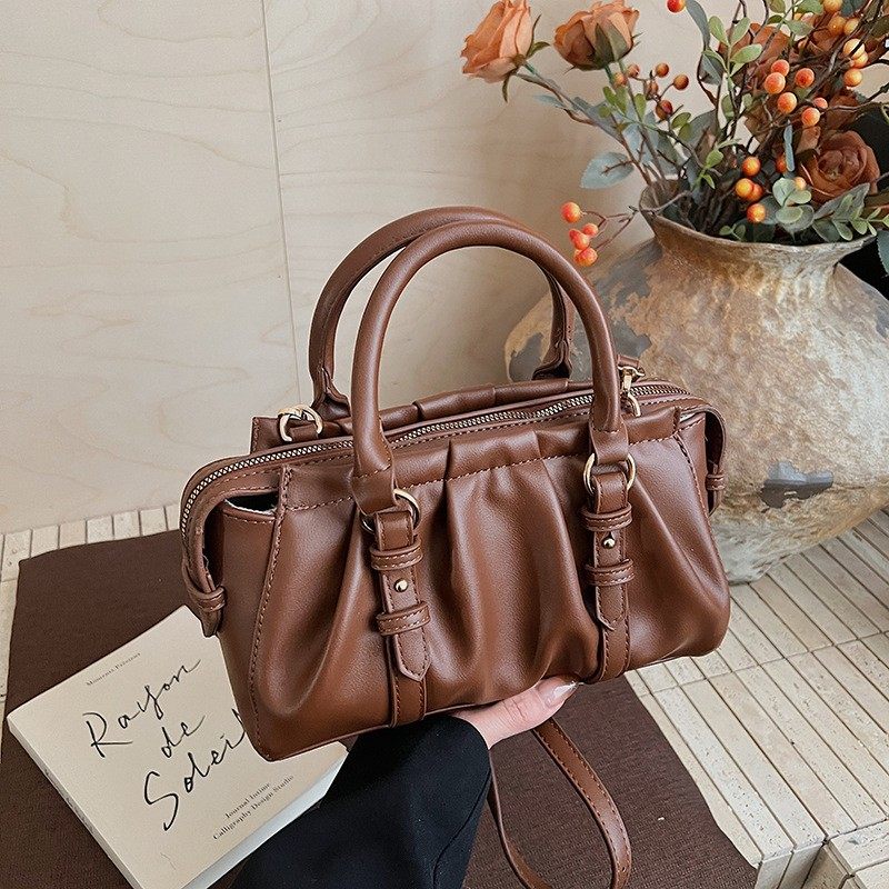 油蜡皮褶皱手提包女高级感通勤单肩斜挎包大容量2026新款时尚气质,箱包皮具/热销女包/男包,胸包,淘宝优惠券,粉丝福利购,淘宝优惠卷