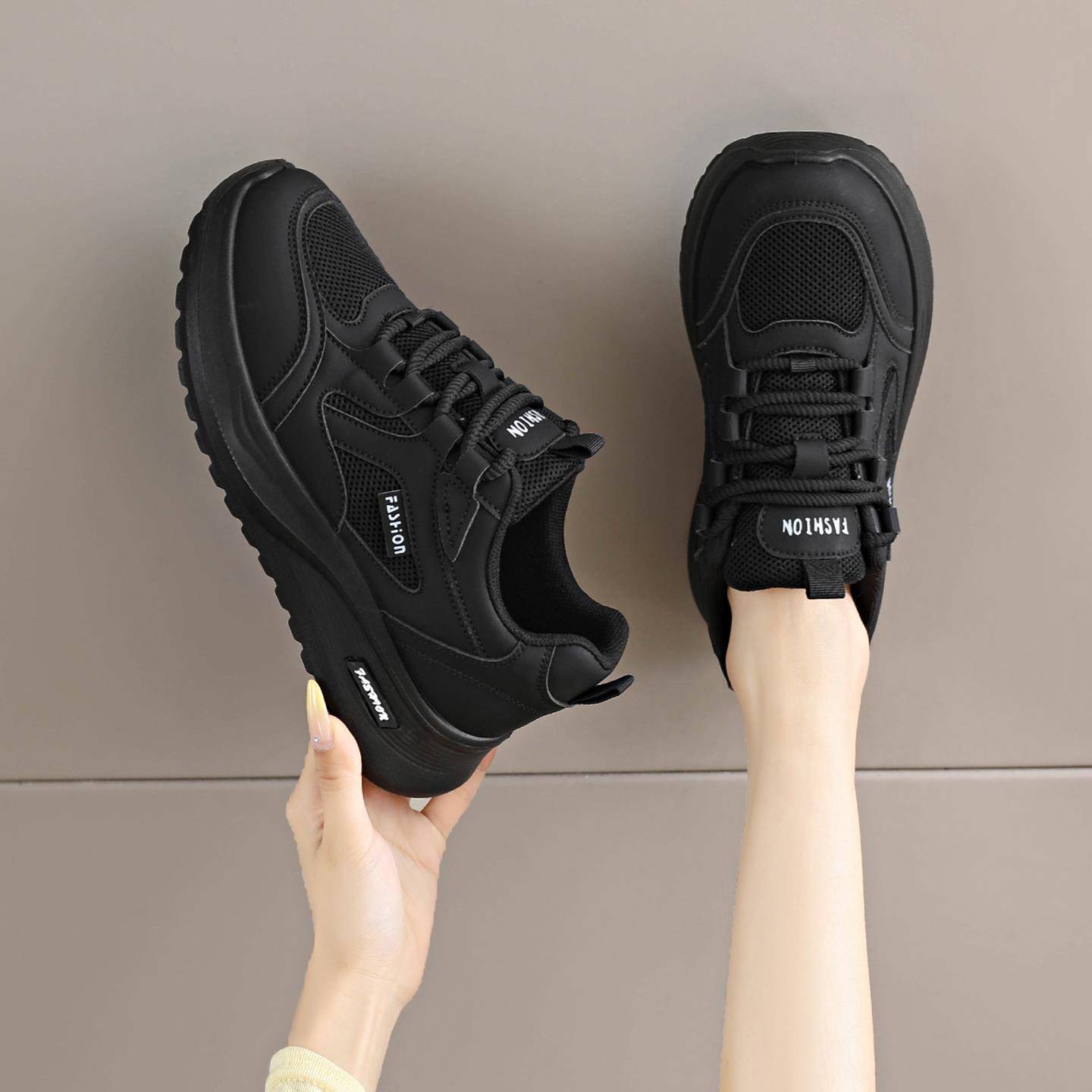 黑色女鞋2025新款秋季轻便透气休闲运动鞋不累脚软底防滑工作鞋子