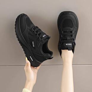 黑色女鞋2025新款秋季轻便透气休闲运动鞋不累脚软底防滑工作鞋子