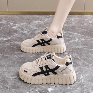 鞋子女2025新款秋季厚底增高运动鞋真皮百搭板鞋轻便不累脚松糕鞋