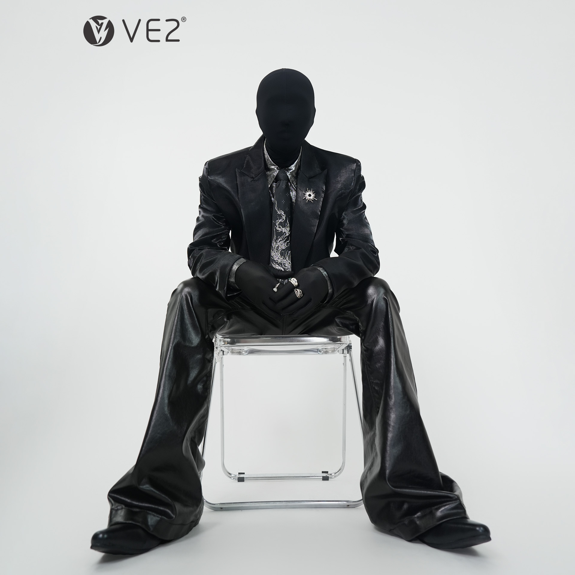 VE2暗黑液态亮面短款西服外套