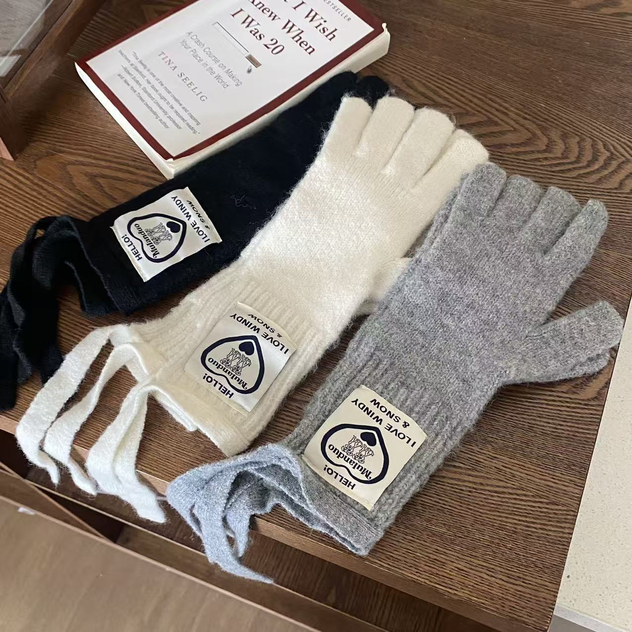 韩系氛围感大布标绑带针织手套女冬季保暖防寒露指可触屏分指手套