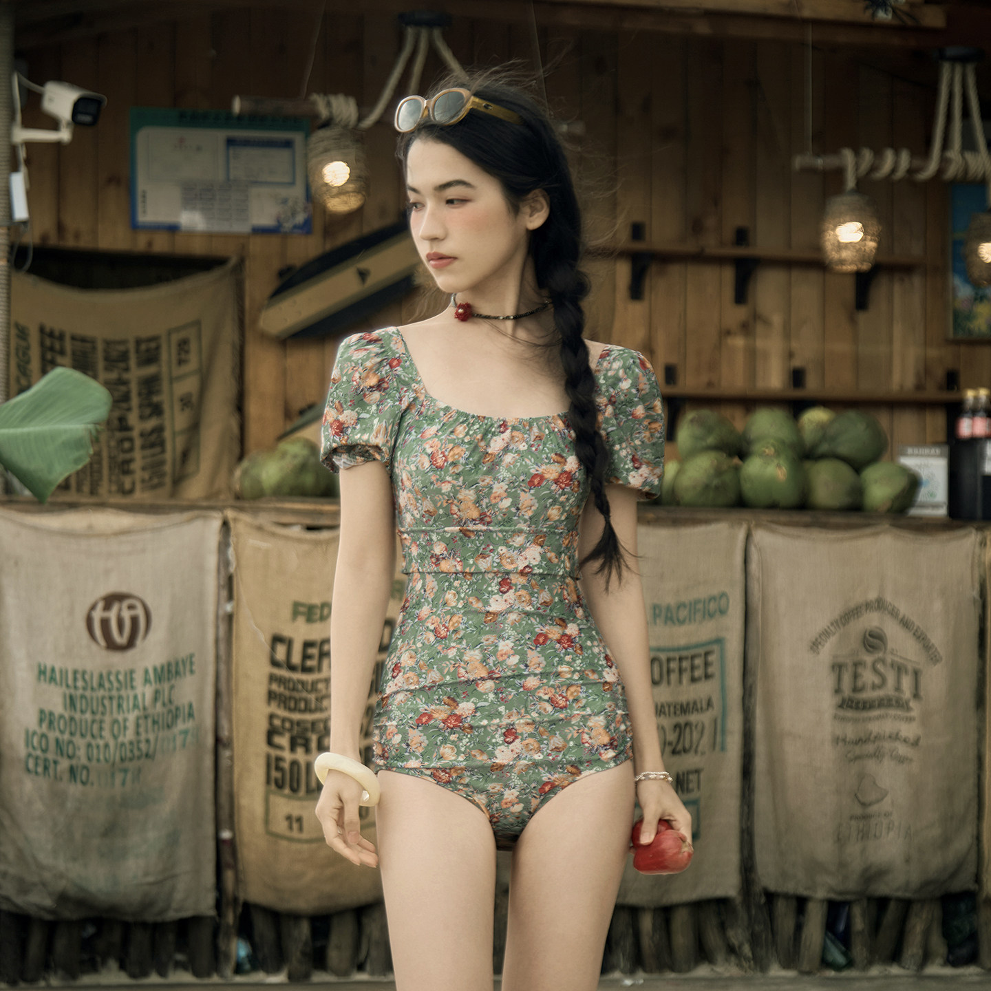 三奇甜美花色短袖方领连体泳衣女25新款温泉海边度假遮肚显瘦泳装
