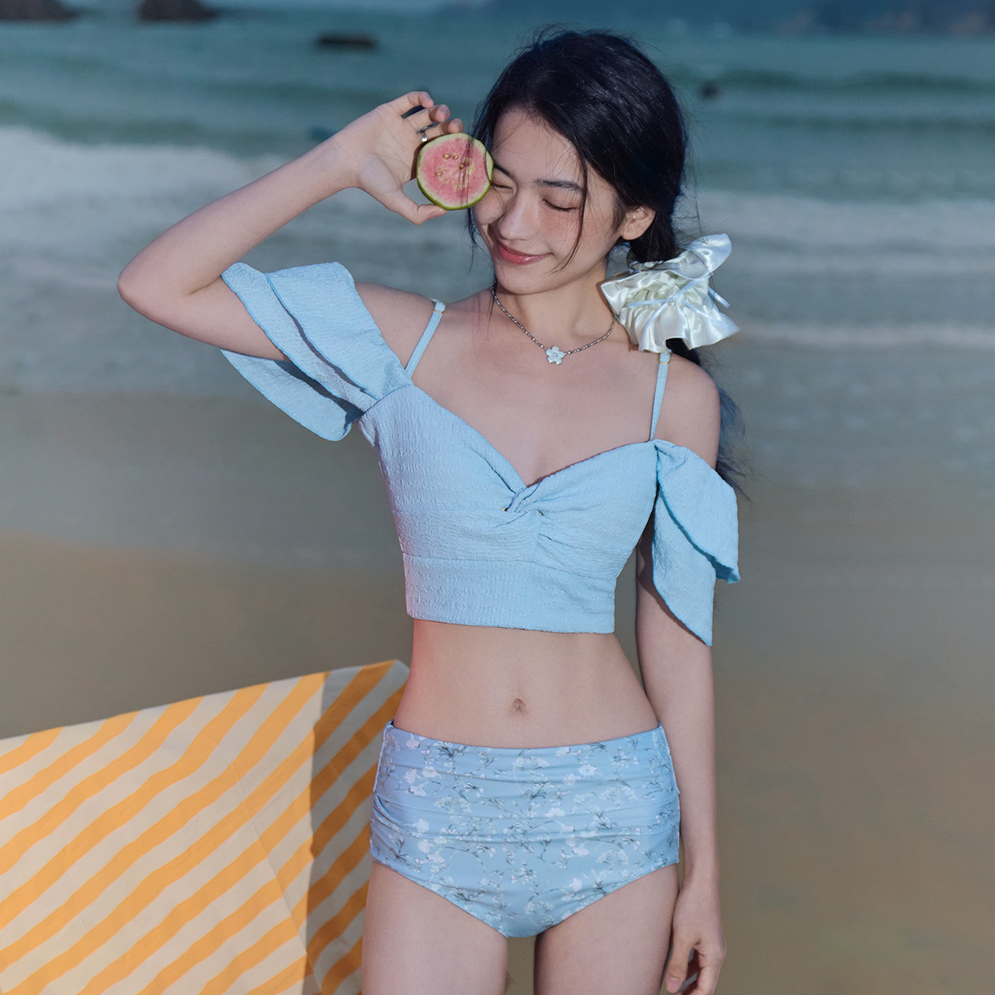 三奇分体泳衣女2025新款V领吊带可爱性感海边度假泡温泉泳装显瘦