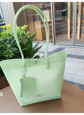 磨砂果冻包手提托特包包女2026夏大容量防水单肩水桶包超火沙滩包