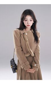 一颗小野莓燕麦奶咖小香风两件套法式高级感秋冬显瘦时尚套装