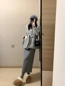 冬季新款超好看小个子气质深灰色短款收腰羊绒毛呢子外套女高级感