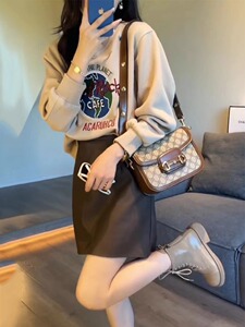 高腰皮裙子女秋冬2023新款小个子加绒卫衣半身裙冬天配毛衣两件套