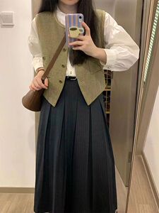 早秋装搭配一整套茶系穿搭学院风马甲衬衣半身裙2023新款时尚套装