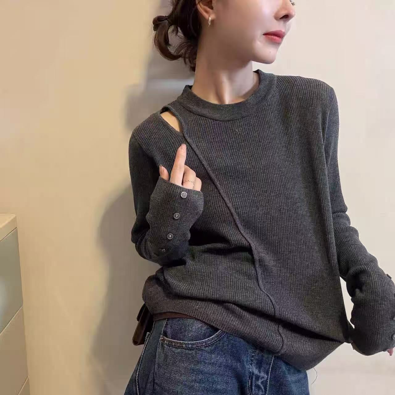 圆领镂空小心机针织上衣女秋冬季