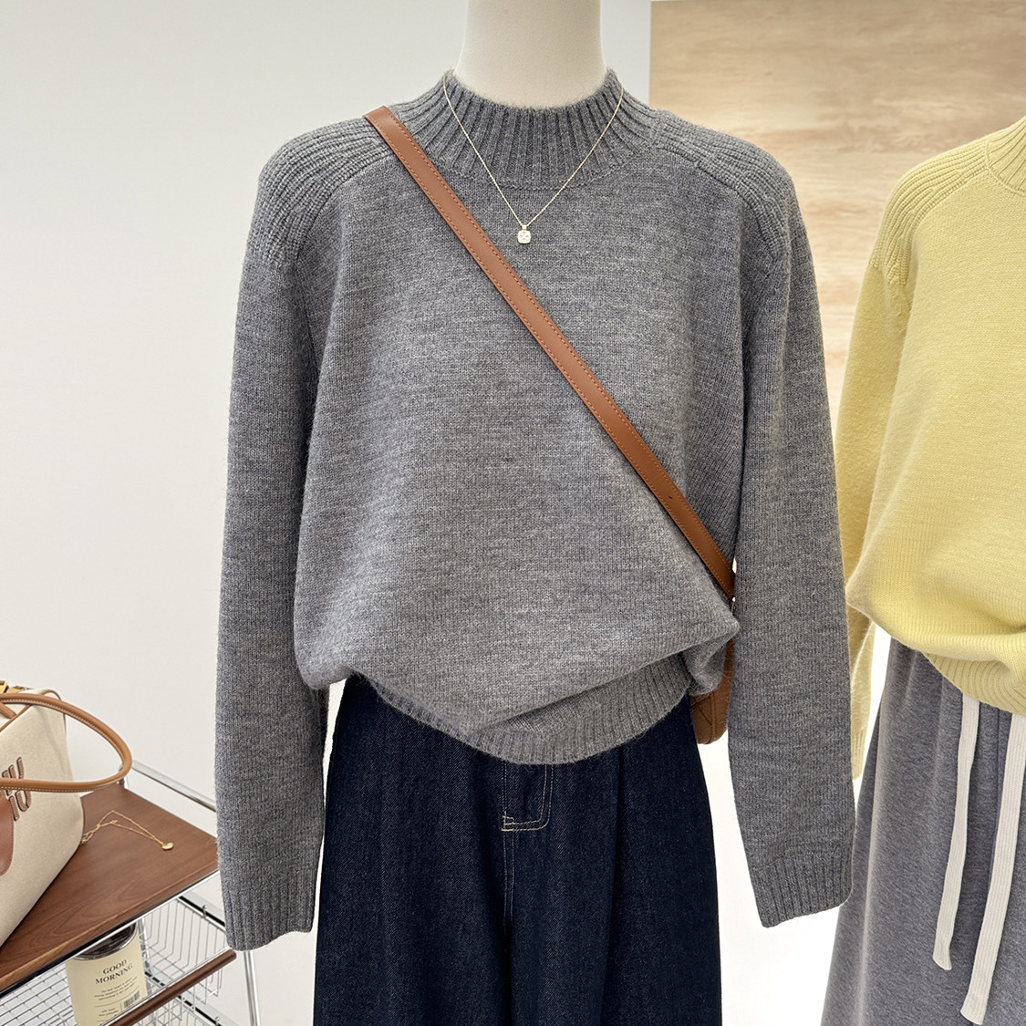 半高领纯色百搭针织上衣女冬季