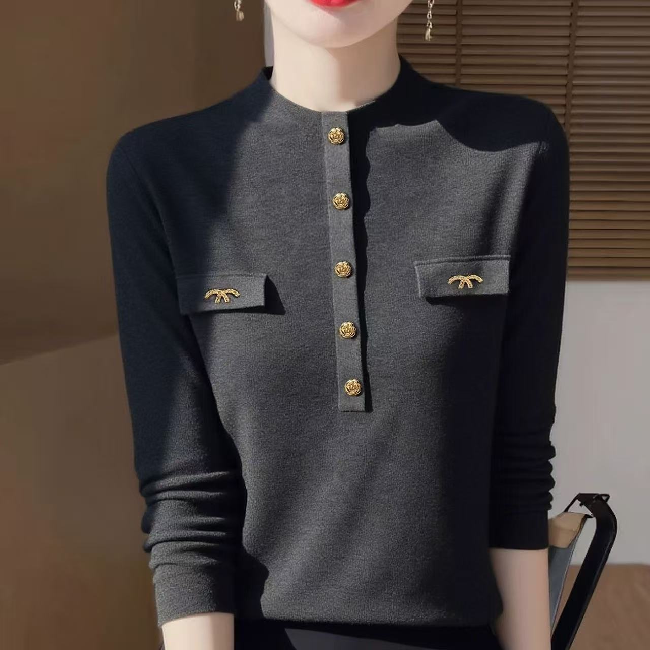 中高领针织衫女长袖纽扣装饰上衣