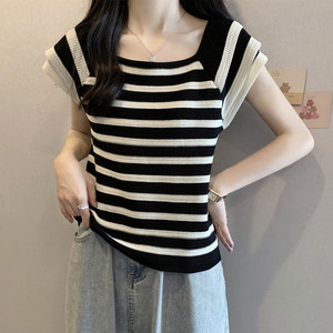 大码女装方领露锁骨短袖T恤女夏胖mm宽松显瘦条纹飞飞袖针织上衣