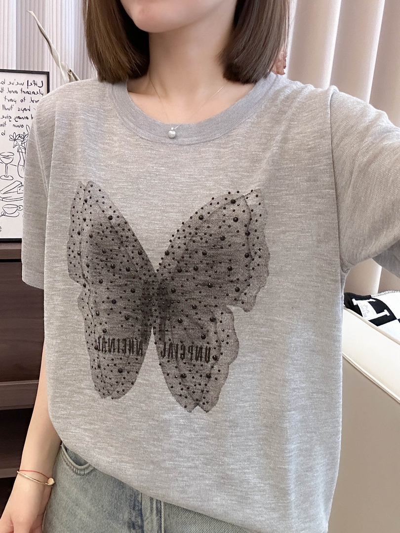 나비 프린트 핫 다이아몬드 라운드 넥 여성용 반팔 티셔츠 여름 새로운 대형 느슨한 배꼽 덮음 트렌디 한 니트 탑