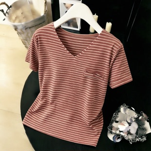 T恤女夏宽松显瘦大码 V领条纹短袖 200斤 上衣遮肚藏肉针织衫