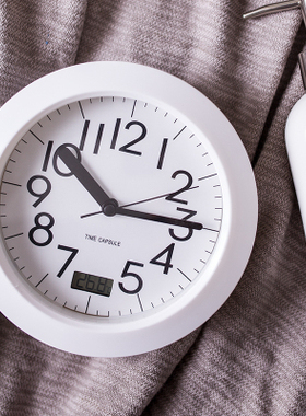 简约现代浴室钟防水静音居家厨房用钟表多吸盘冰箱创意迷你小挂钟