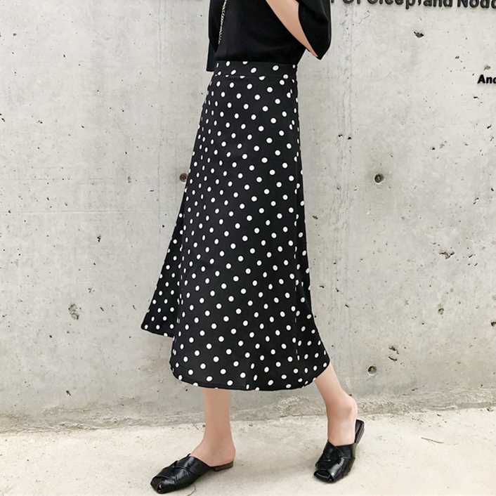 chic¸Ûζ°ëÉíȹÏÄÅ®2018пîÖг¤¿î¸ßÑüa×Ö¸´¹ÅºÚ°×²¨µãµãÓãβȹ