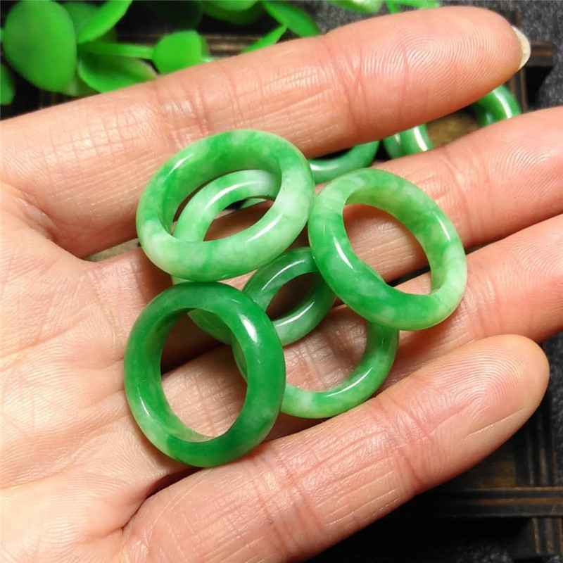 烤色翡翠16-21mm戒指时尚男女阳绿干青翡翠指环翡翠干青戒指批发