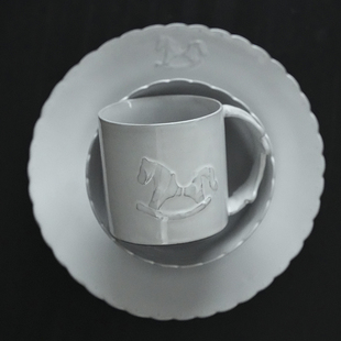 韩国进口Hye hwa yo手作黑陶摇摇木马兔子系列浮雕马克杯 陶瓷盘