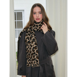 高级感豹纹围脖含羊毛凹造型毛绒百搭长条围巾保暖秋冬新款 气质
