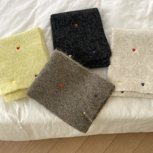 显白百搭韩版 刺绣彩色小爱心含羊毛围巾冬季 保暖防风女生秋冬季